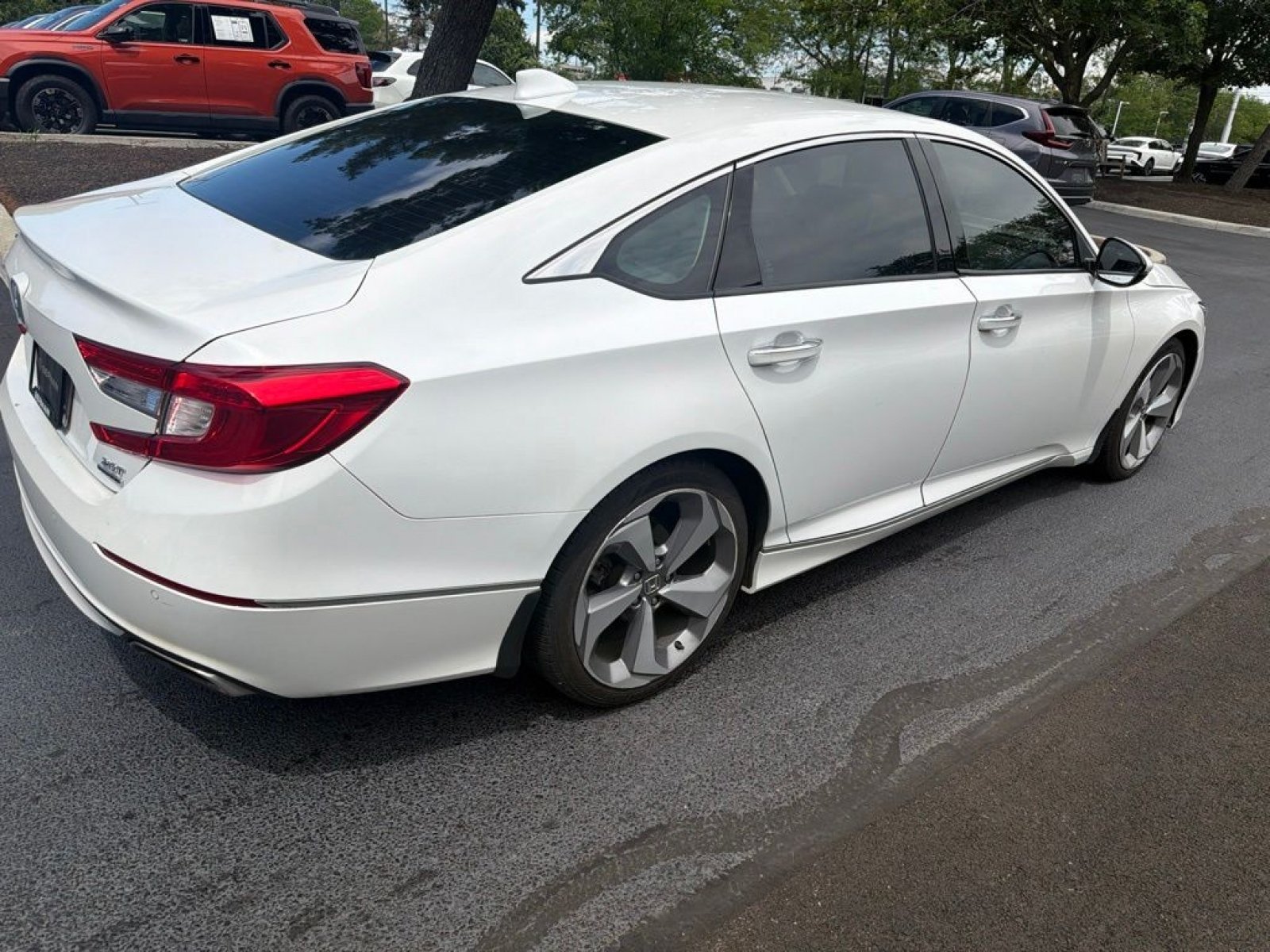 Used 2020 Honda Accord Touring image 7