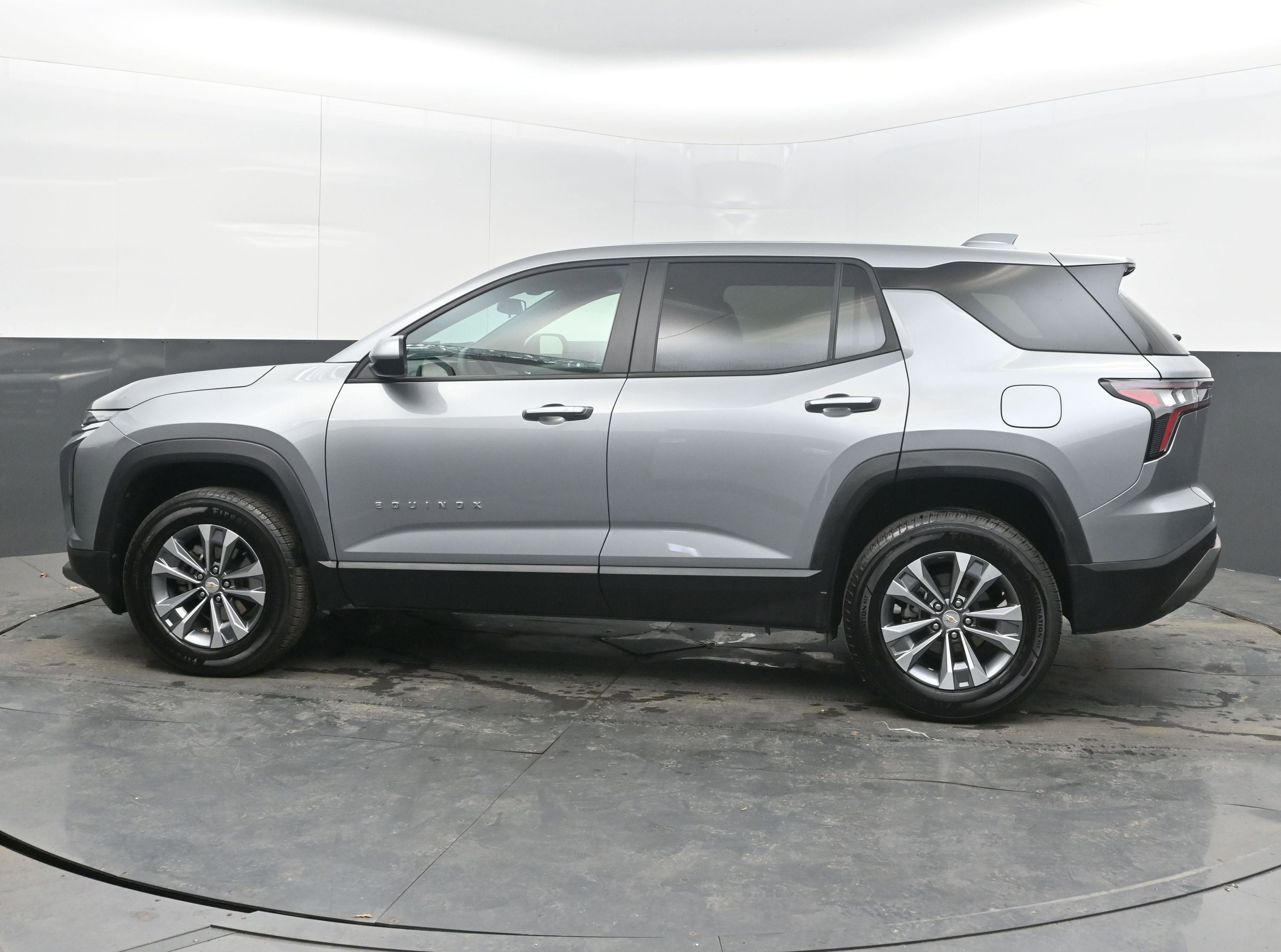 Used 2025 Chevrolet Equinox LT image 7