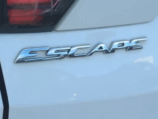 Used 2018 Ford Escape SE w/ SE Sync 3 Package AWD/4WD image 13