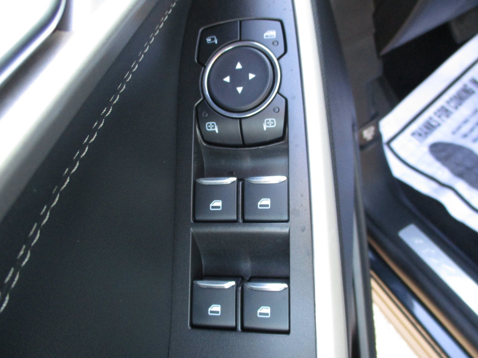 New 2024 Ford Explorer Limited w/ Equipment Group 301A RWD image 10
