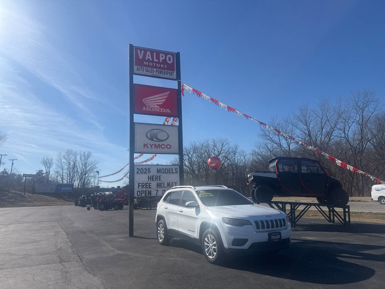 Used 2020 Jeep Cherokee Latitude w/ Cold Weather Group image 2