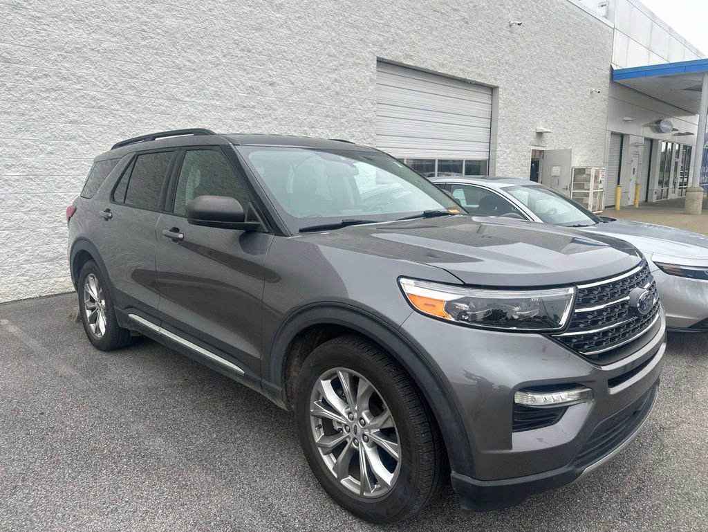 Used 2021 Ford Explorer XLT w/ Equipment Group 202A RWD image 4