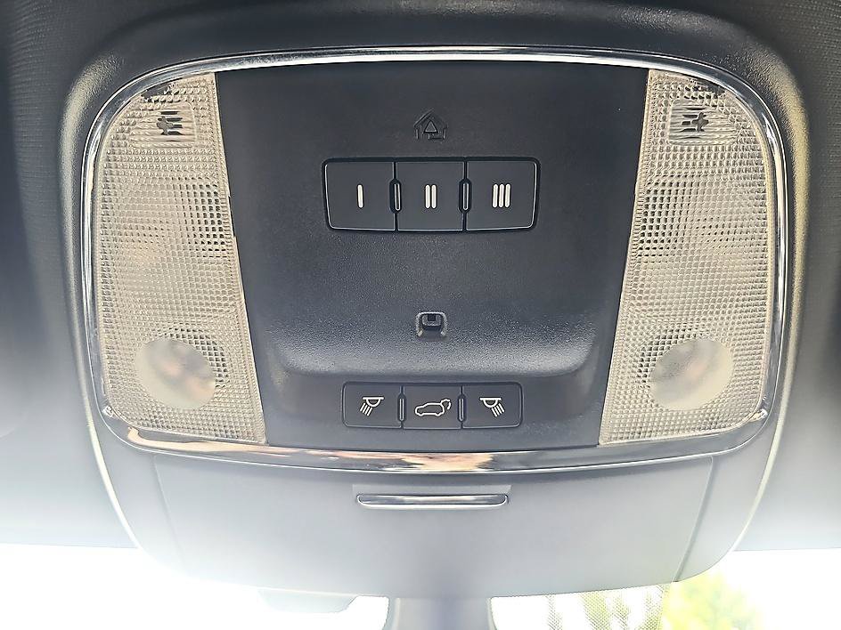 Used 2021 Jeep Grand Cherokee Freedom Edition RWD image 24
