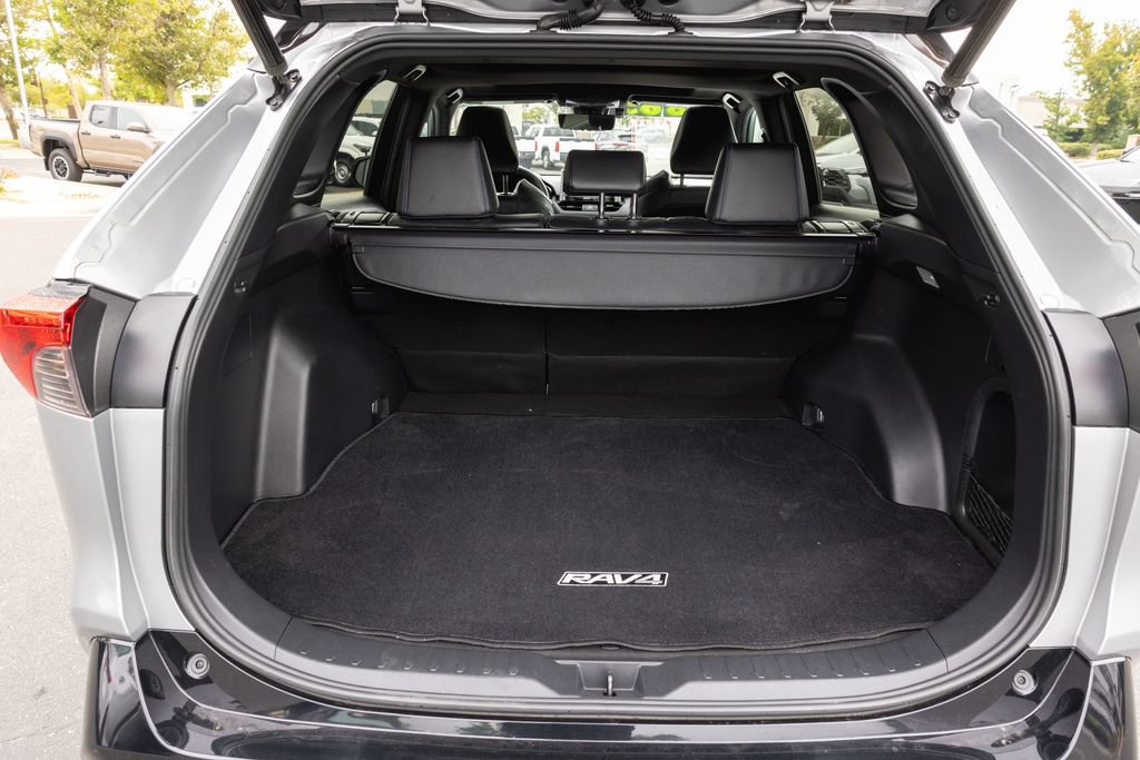 Certified 2020 Toyota RAV4 XSE w/ XSE Grade Weather Package AWD/4WD image 8