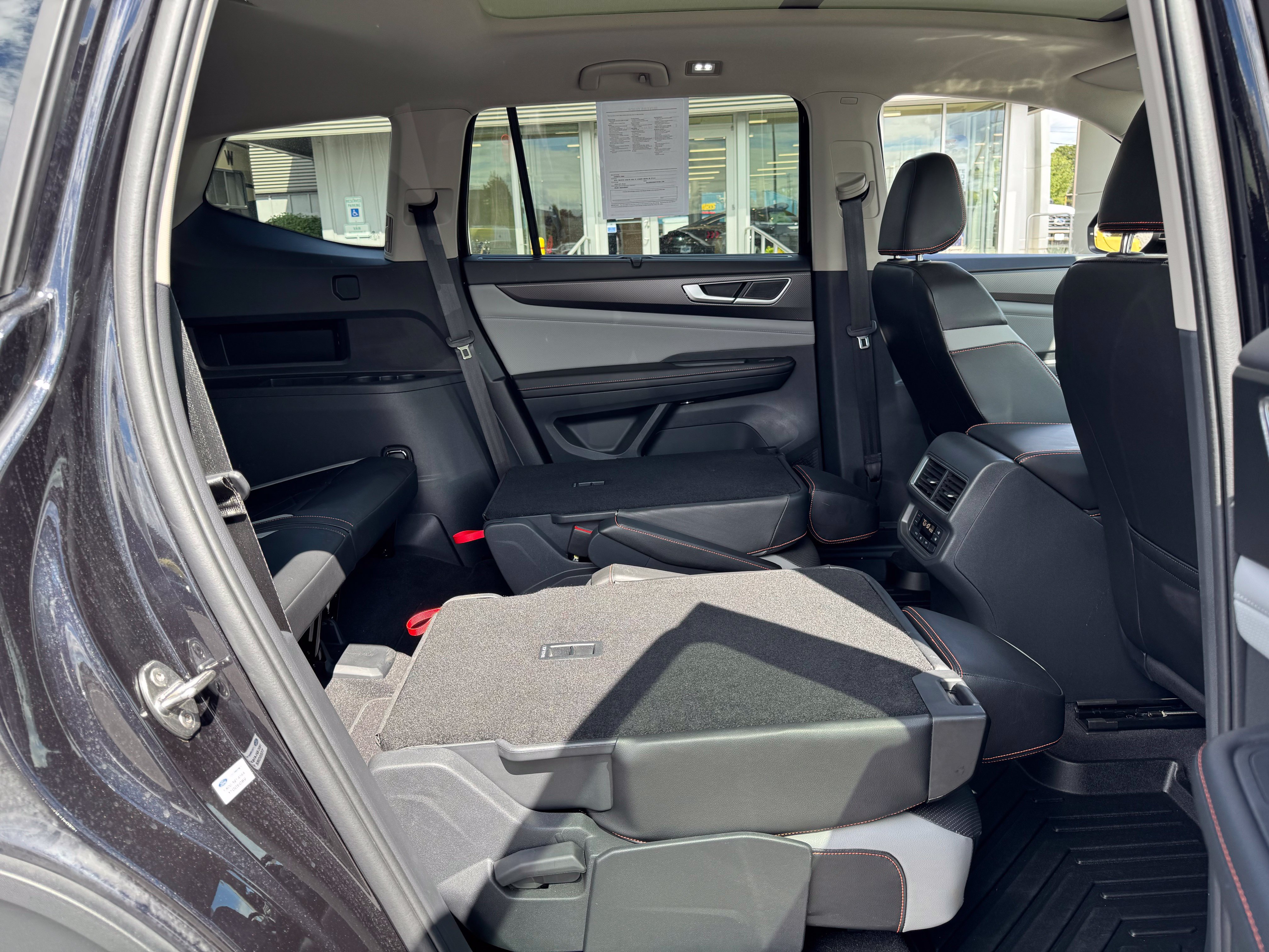Used 2024 Volkswagen Atlas Peak Edition SEL AWD/4WD image 30