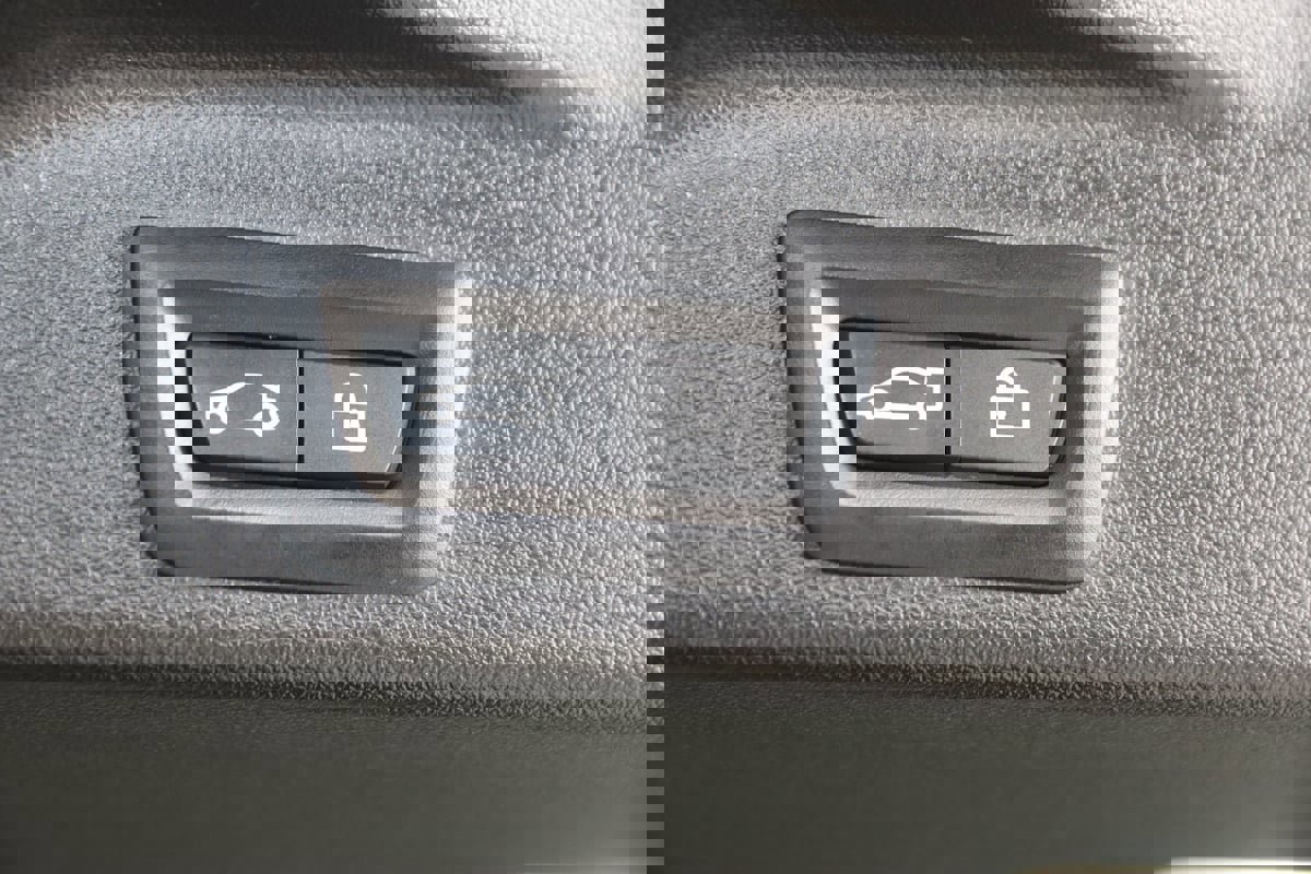 Used 2023 BMW X5 M50i w/ Executive Package image 57