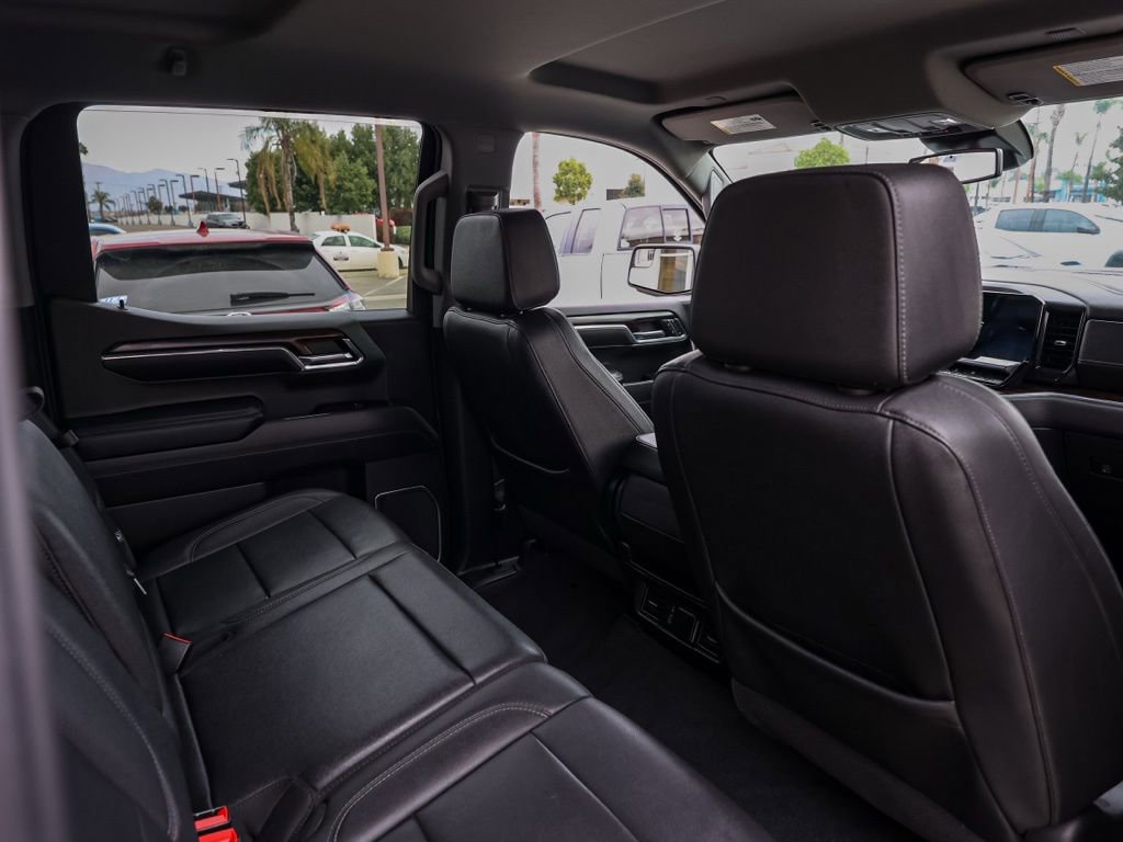 Used 2024 GMC Sierra 1500 SLT image 16