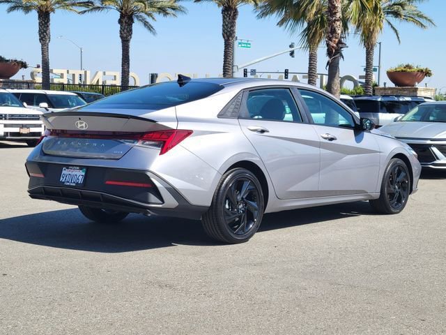 Certified 2026 Hyundai Elantra Sport w/ Cargo Package FWD image 4