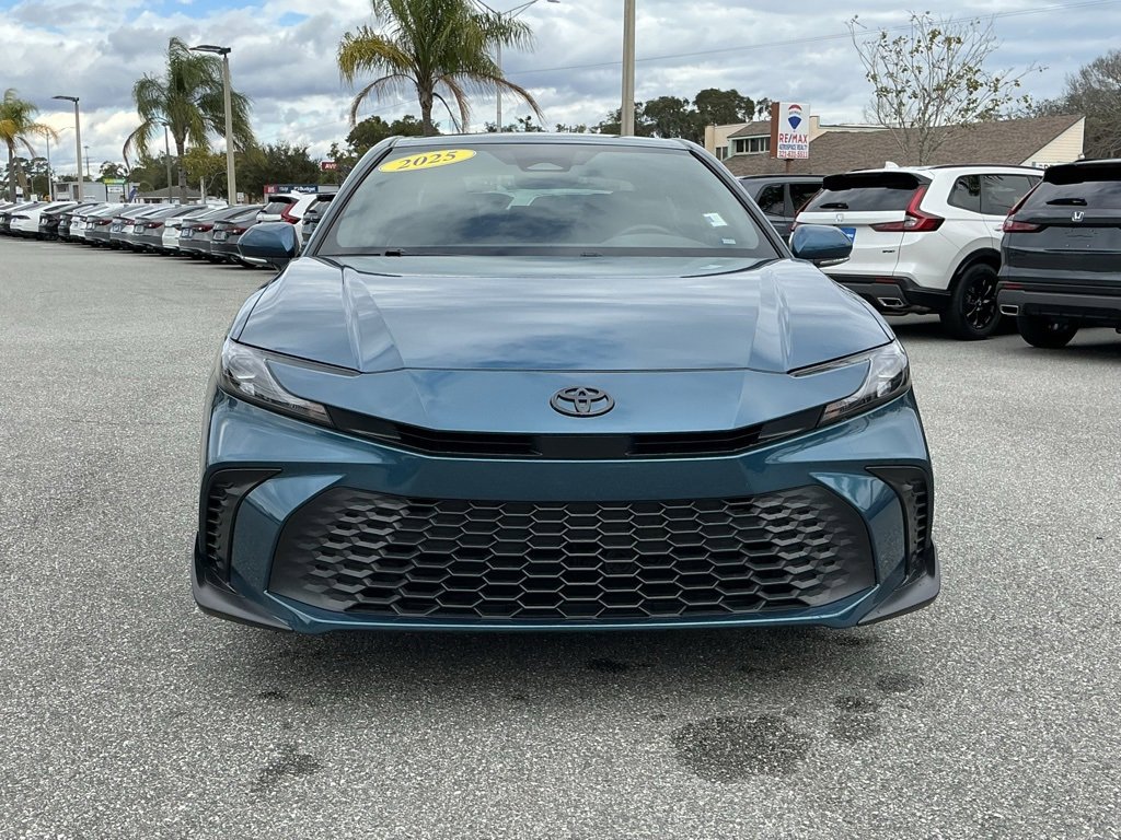 Used 2025 Toyota Camry SE image 15