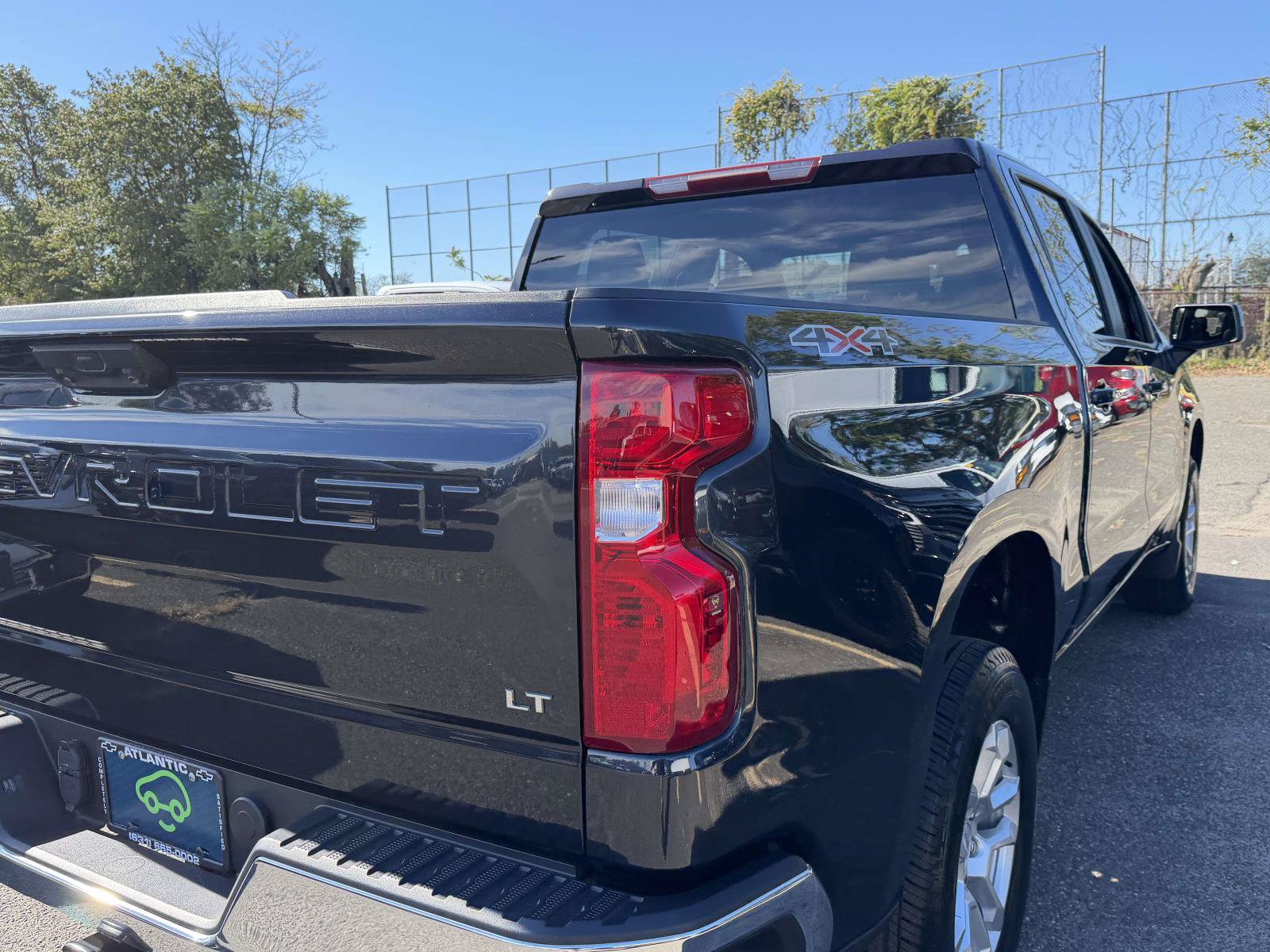 Used 2024 Chevrolet Silverado 1500 LT AWD/4WD image 6