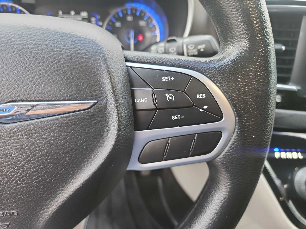 Used 2020 Chrysler Voyager Lxi image 15