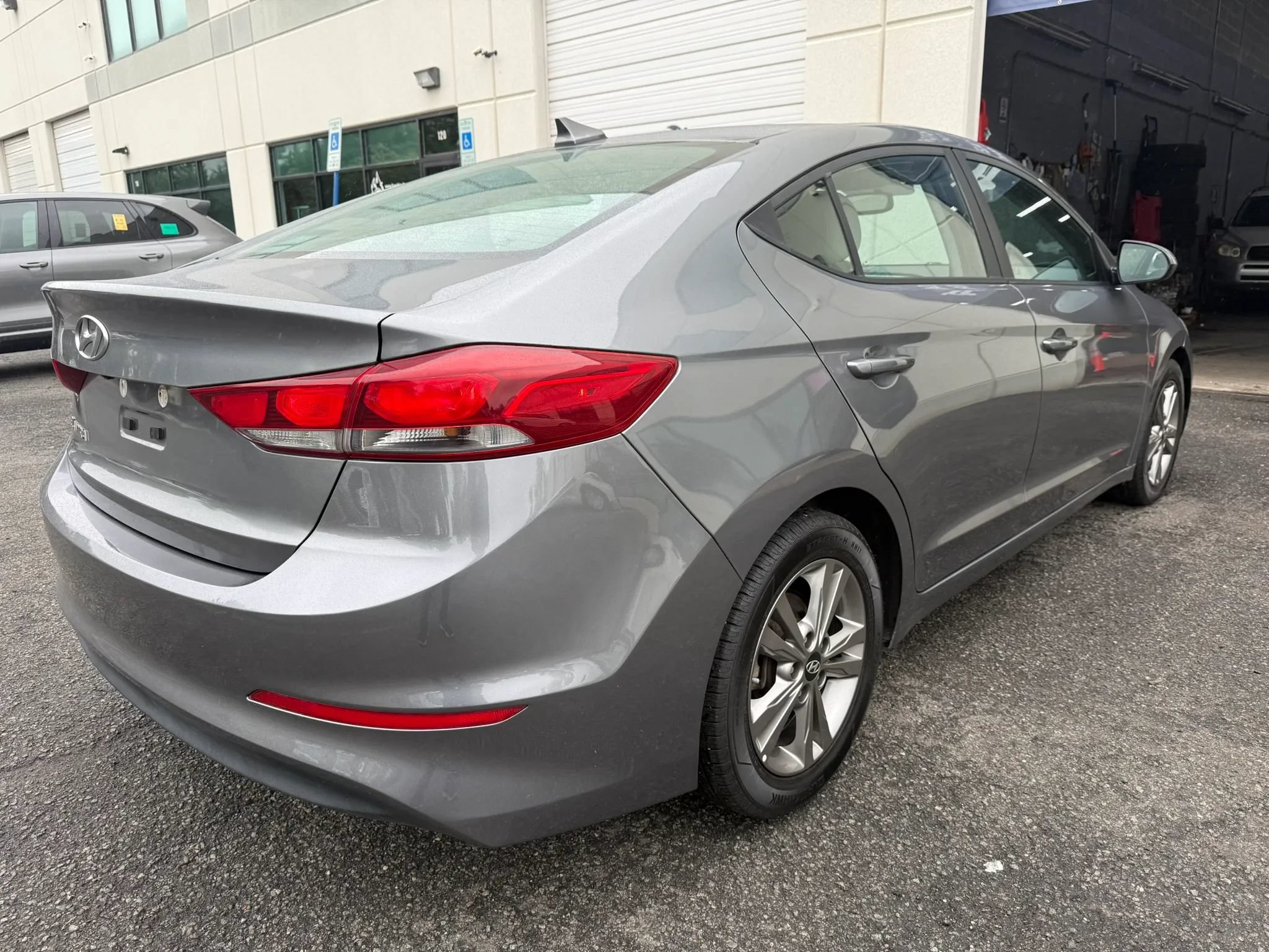 Used 2018 Hyundai Elantra SEL FWD image 6