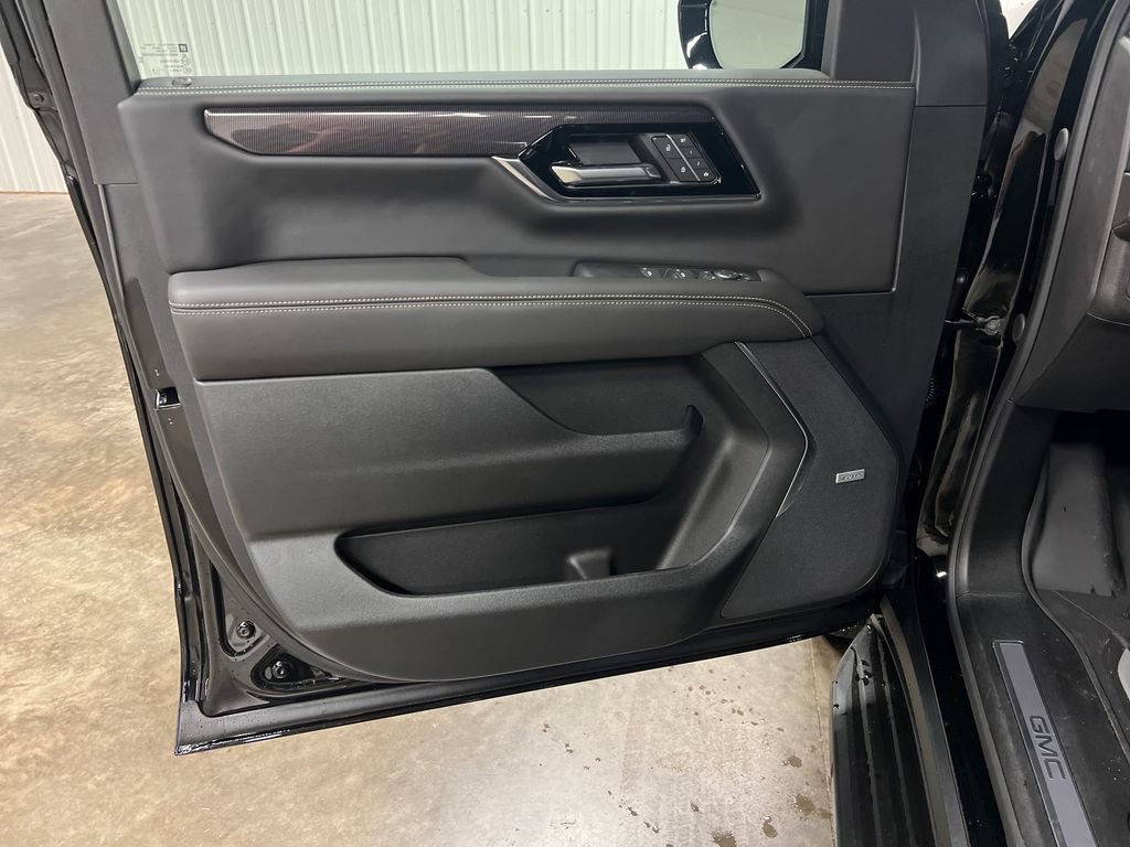 New 2026 GMC Yukon XL Elevation w/ Elevation Premium Package AWD/4WD image 15