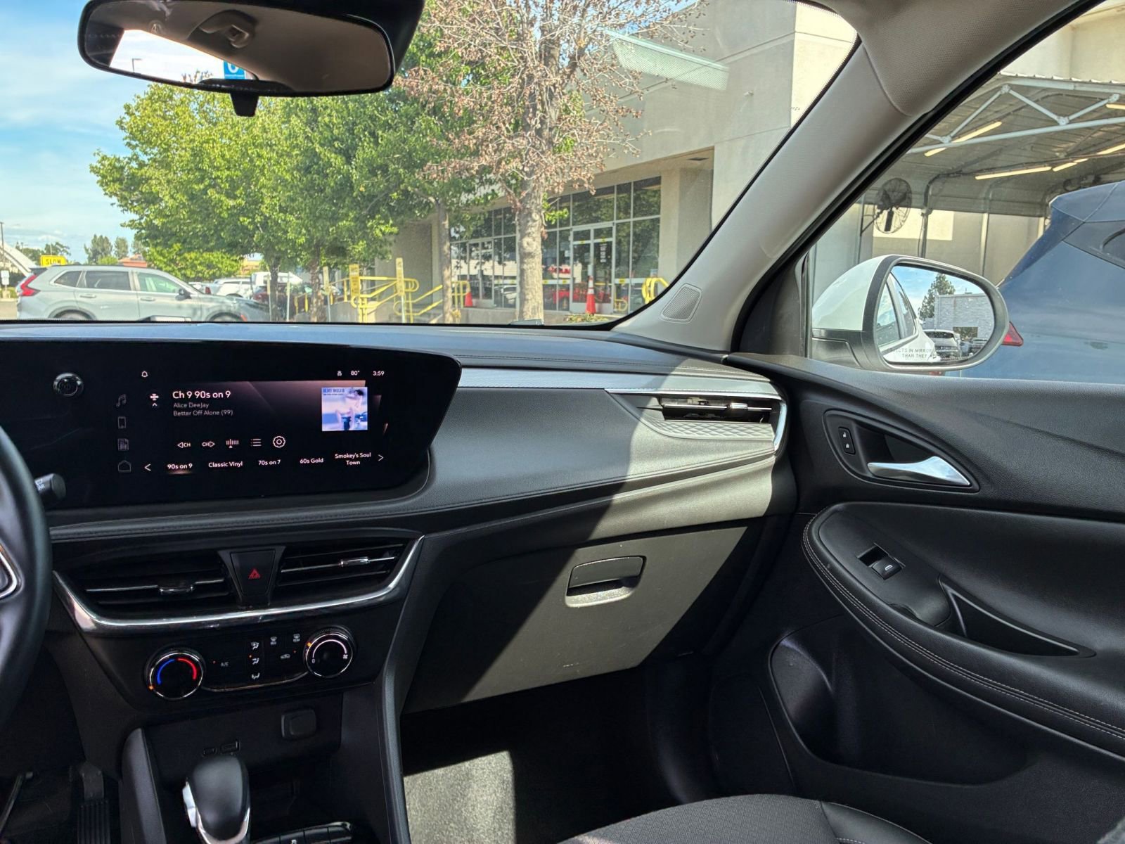 Used 2025 Buick Encore GX Preferred image 33