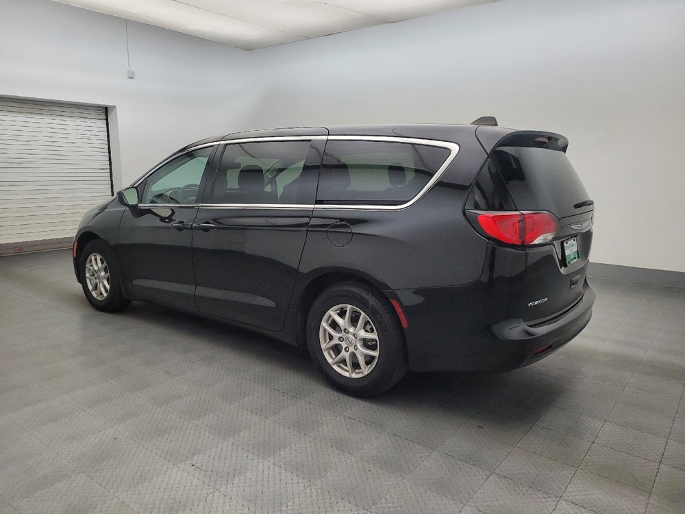 Used 2024 Chrysler Voyager LX FWD image 3