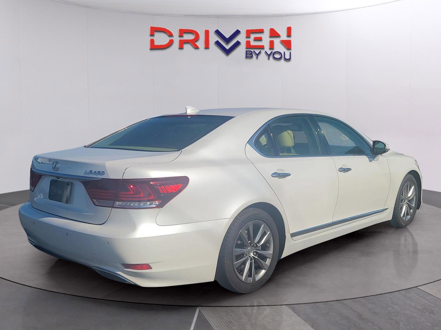Used 2016 Lexus LS 460 image 4