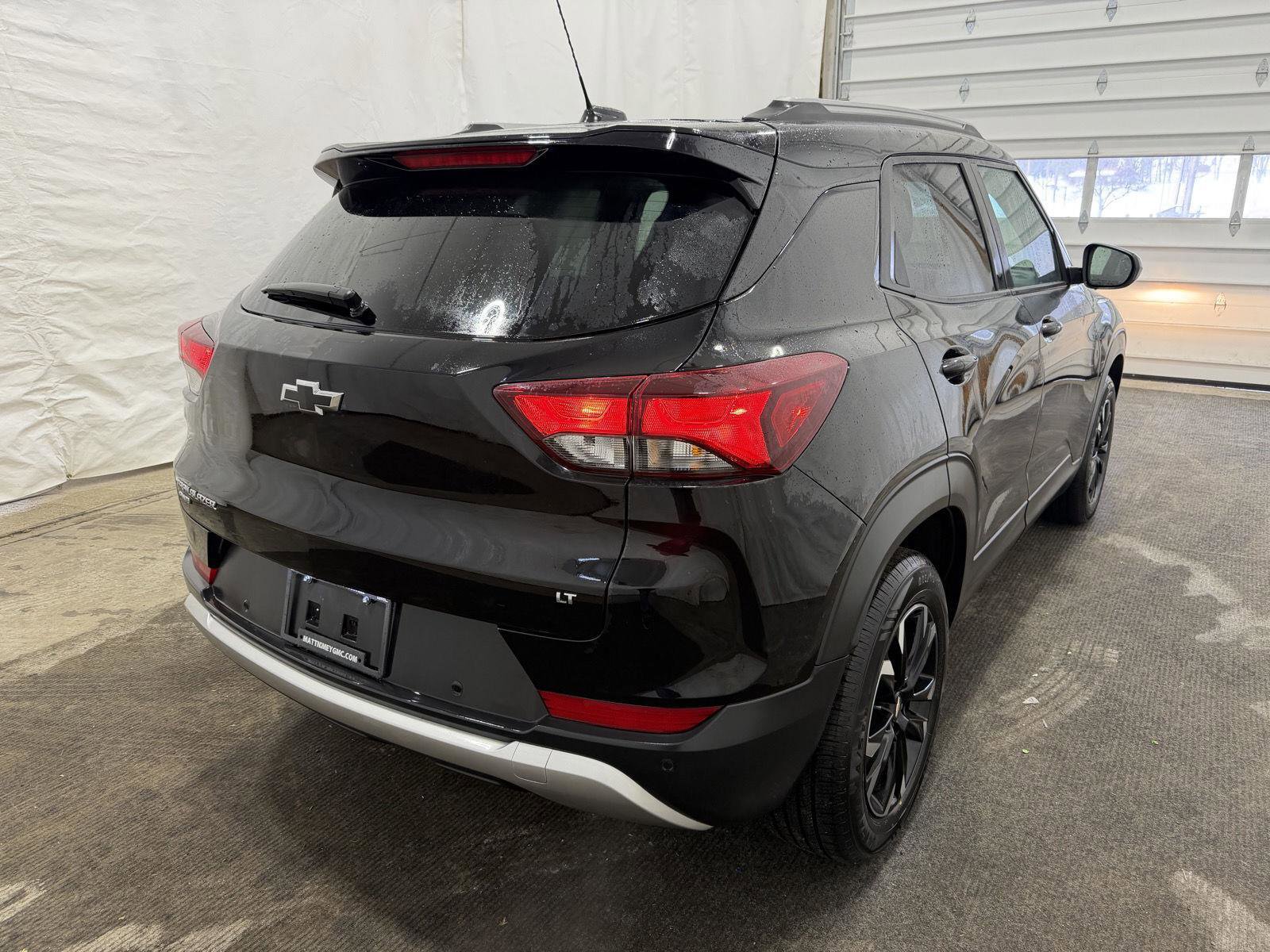 Used 2022 Chevrolet TrailBlazer LT w/ Convenience Package image 2