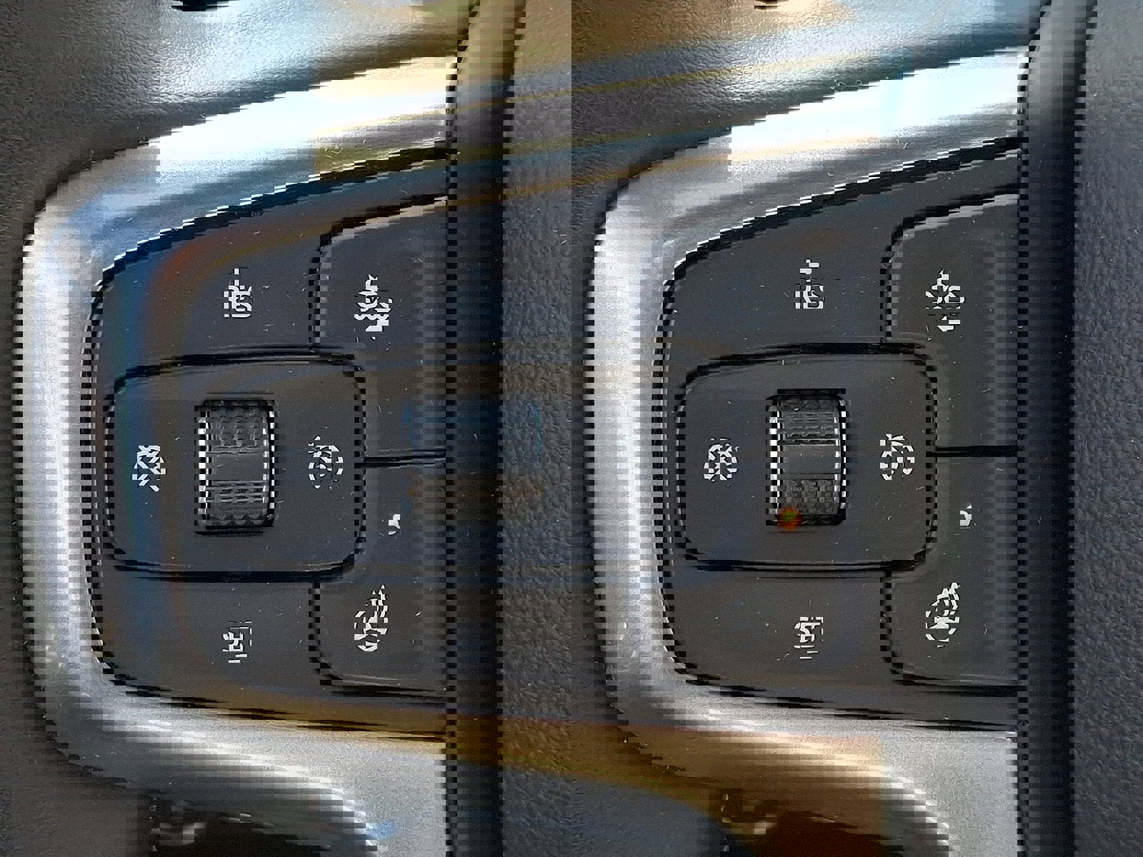 Used 2024 Chevrolet Silverado 1500 LT image 22