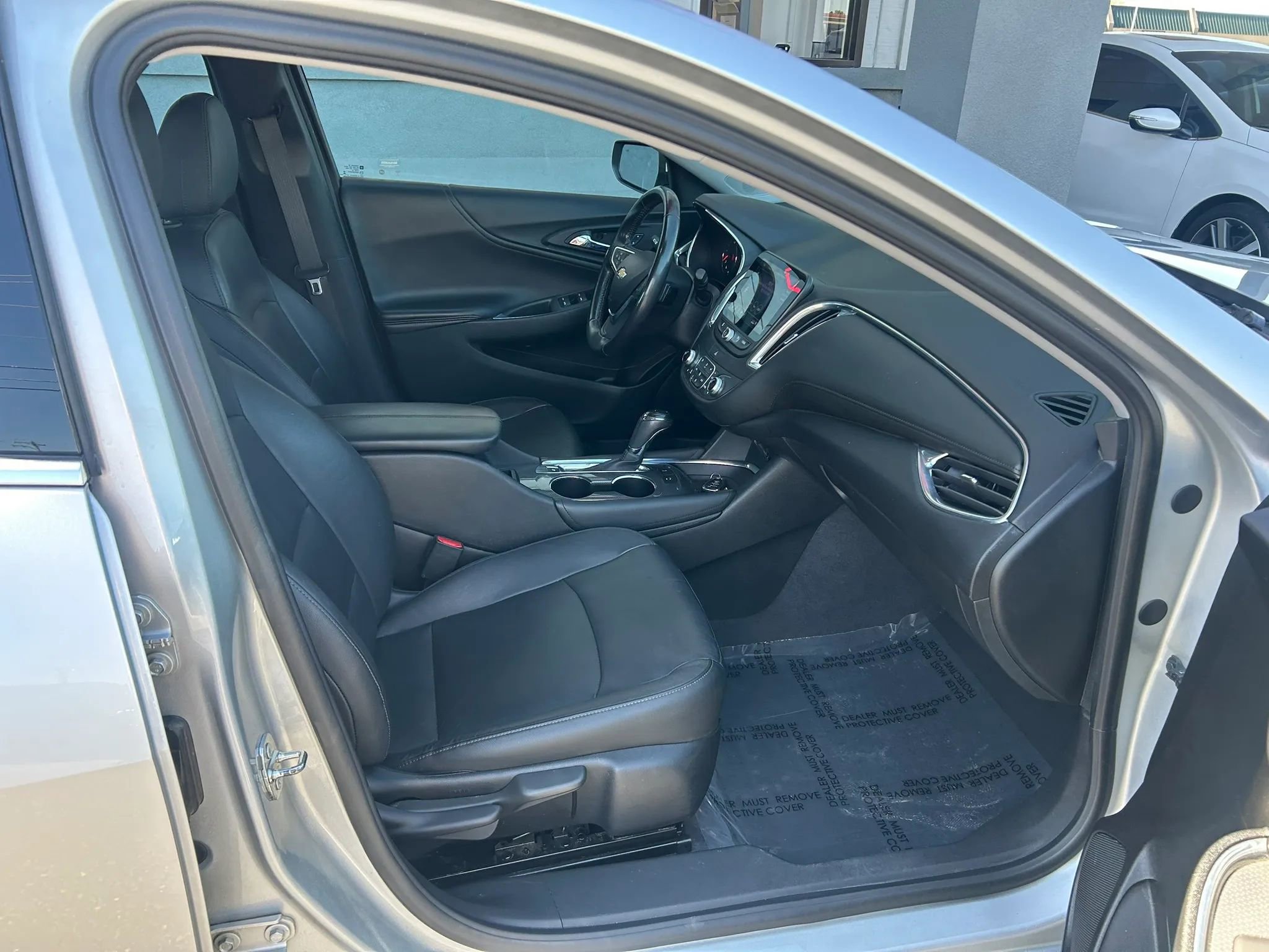 Used 2019 Chevrolet Malibu Hybrid w/ Leather Package FWD image 23