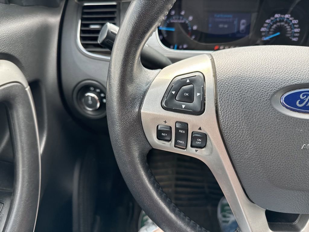 Used 2015 Ford Taurus SEL FWD image 11