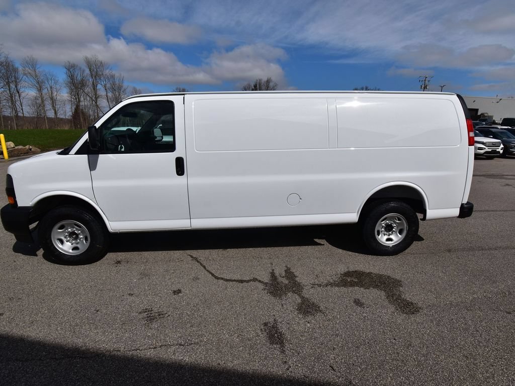 New 2026 Chevrolet Express 3500 Extended w/ Driver Convenience Package RWD image 4