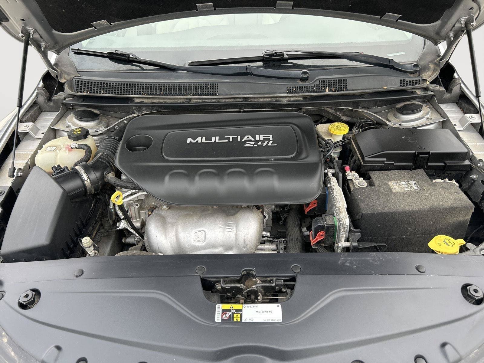 Used 2016 Chrysler 200 Limited FWD image 21