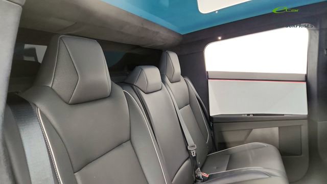 Used 2024 Tesla Cybertruck AWD Crew Cab image 23