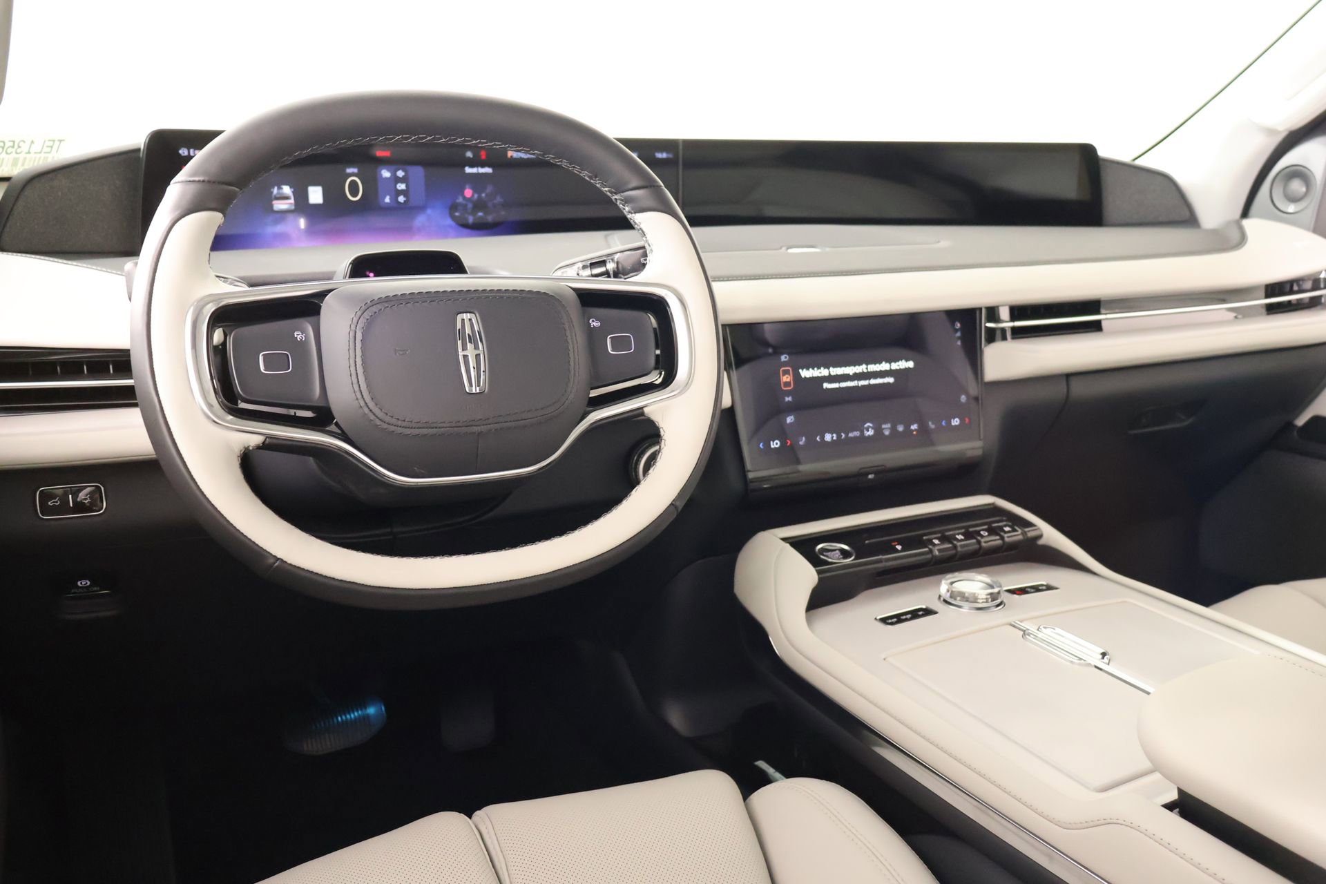New 2026 Lincoln Navigator Reserve AWD/4WD image 2