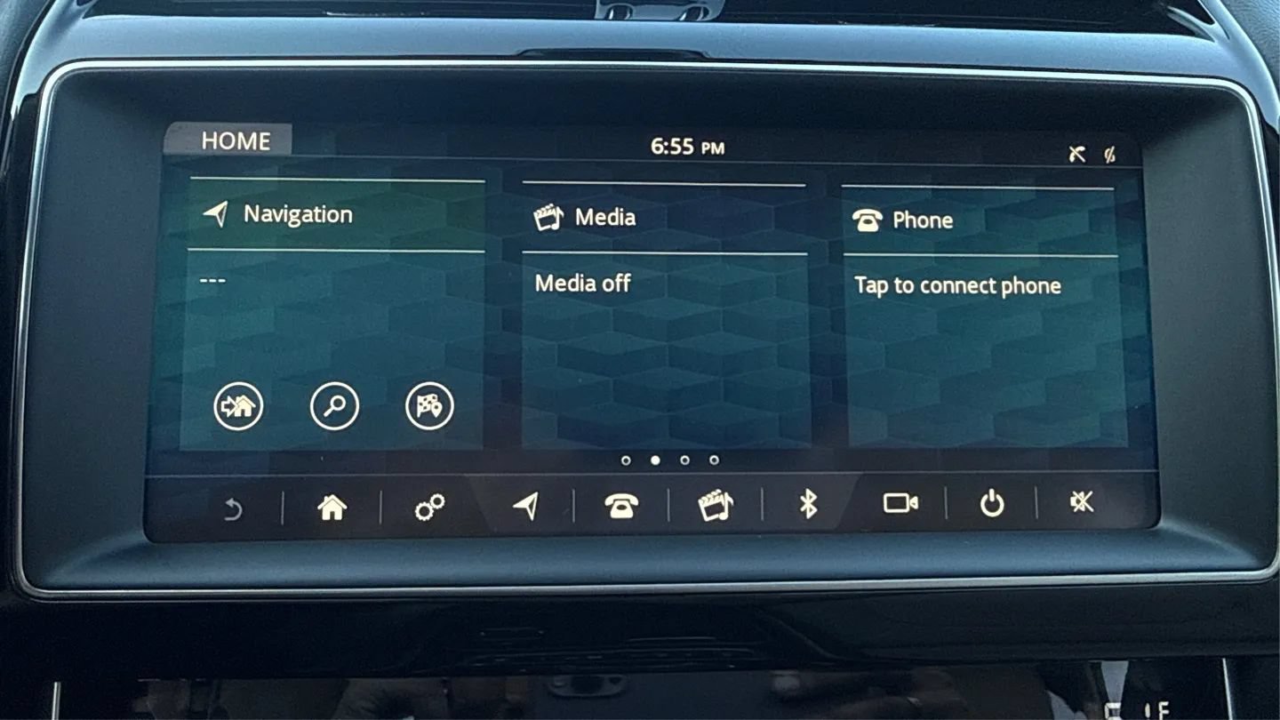 Used 2019 Jaguar XE Premium RWD image 30