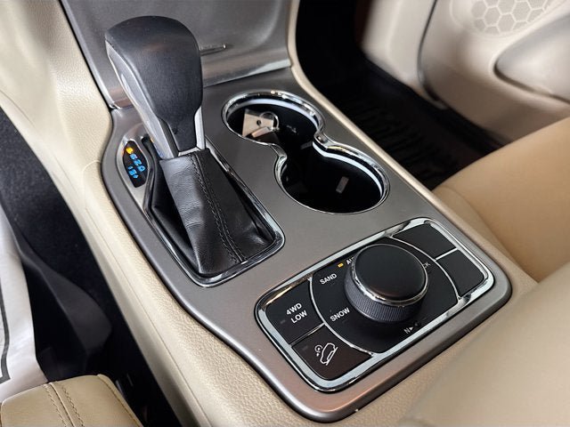 Used 2021 Jeep Grand Cherokee Limited w/ Sun & Sound Group AWD/4WD image 15