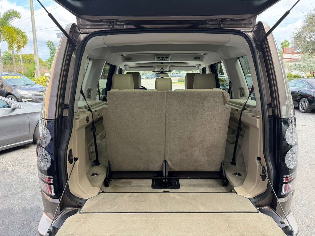 Used 2016 Land Rover LR4 HSE image 6