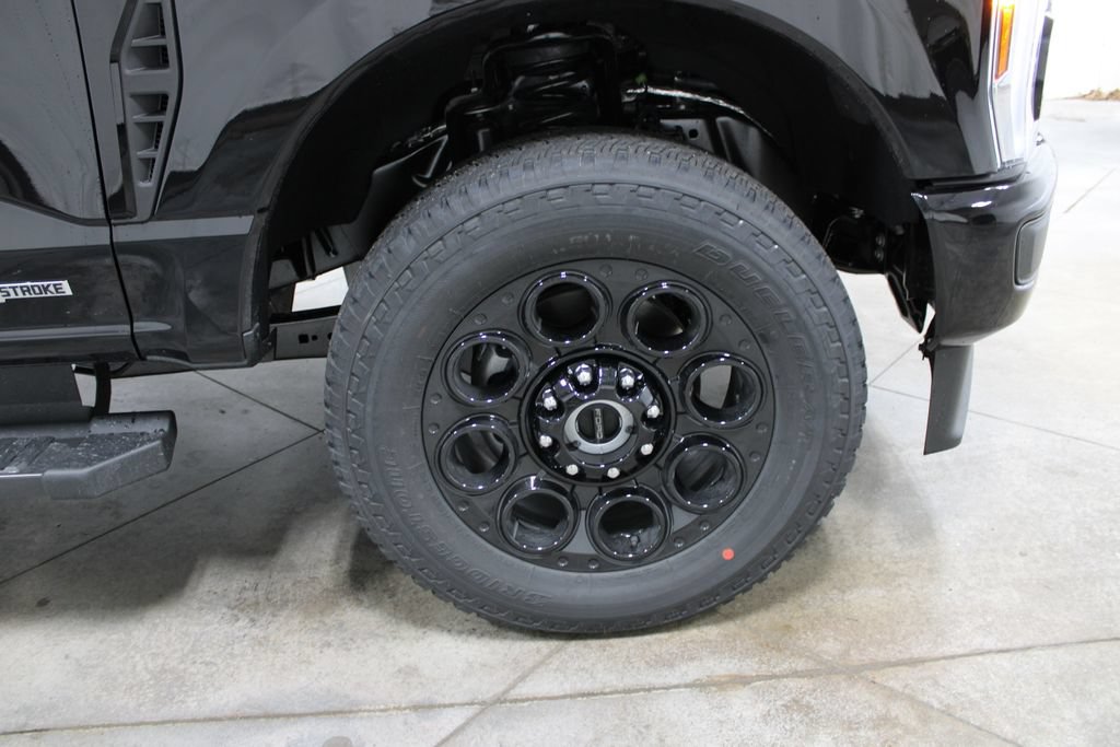 New 2026 Ford F250 Lariat w/ Black Appearance Package AWD/4WD image 44
