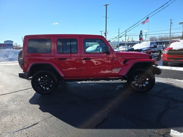 Used 2025 Jeep Wrangler Unlimited Sahara w/ Safety Group AWD/4WD image 7