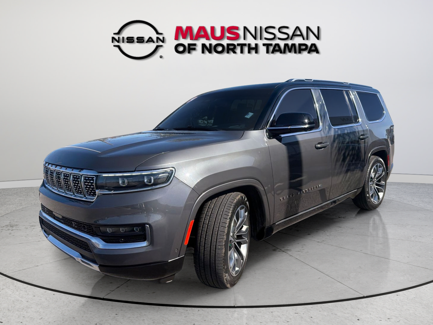 Used 2024 Jeep Grand Wagoneer Series III AWD/4WD image 3