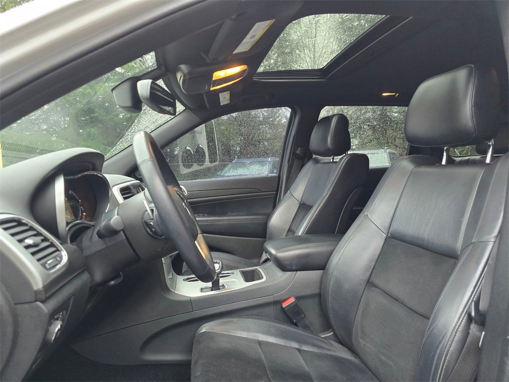 Used 2015 Jeep Grand Cherokee Altitude image 2