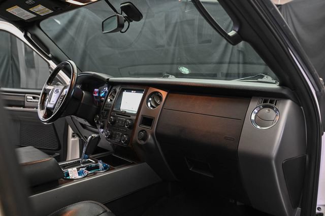 Used 2017 Ford Expedition Max Platinum image 17