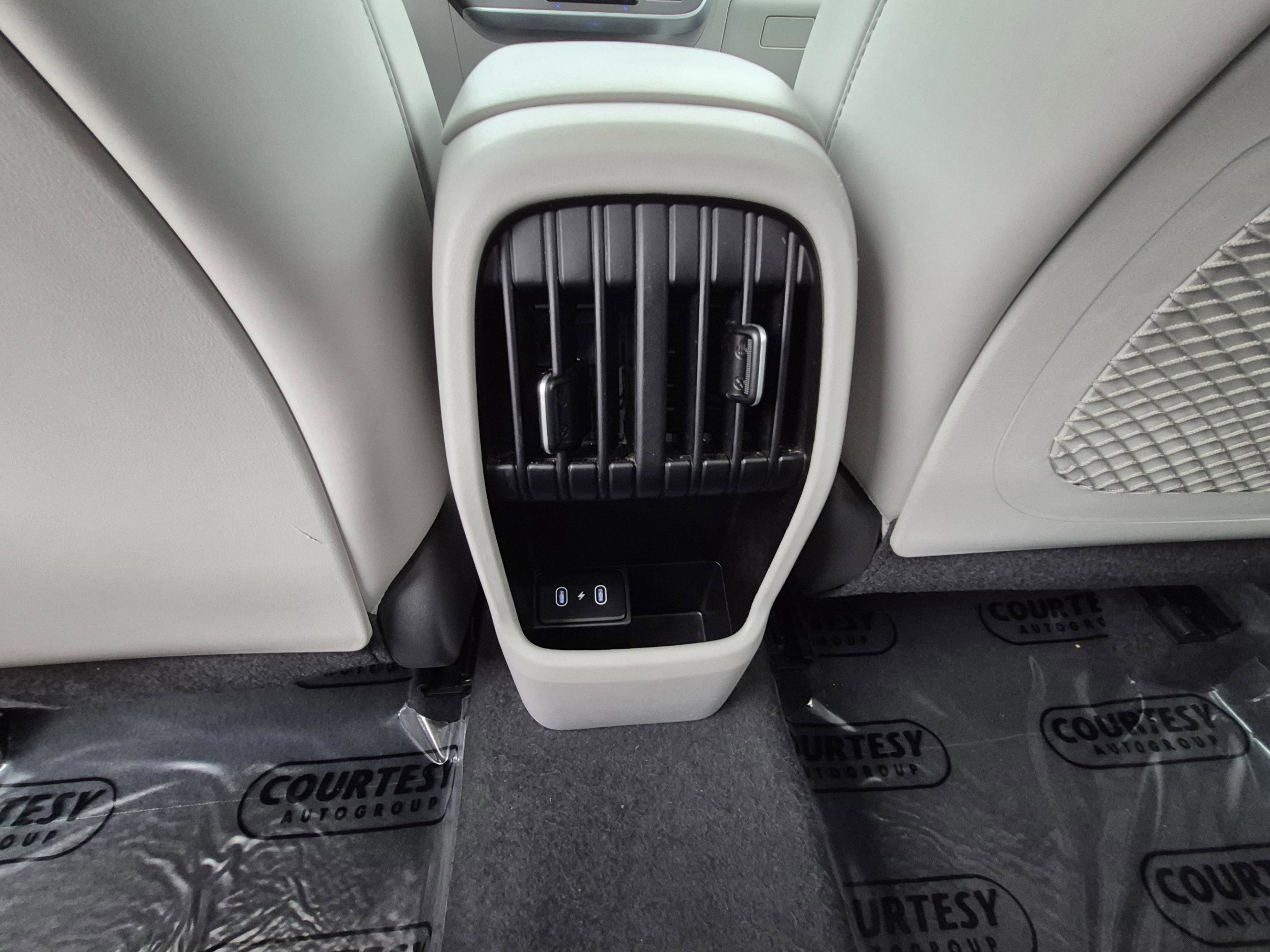 Certified 2024 Hyundai Kona Limited AWD/4WD image 15