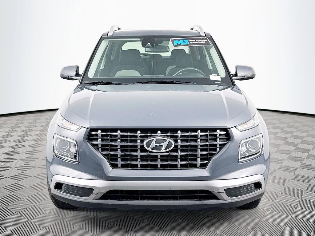 Used 2024 Hyundai Venue SEL image 2