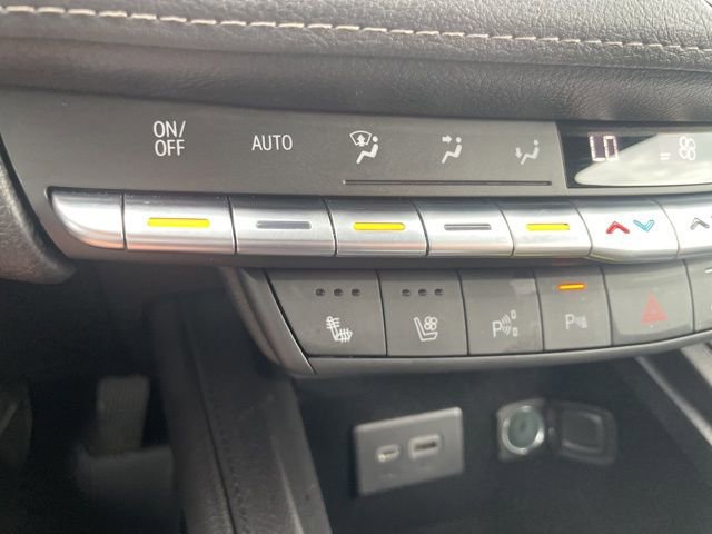 Used 2022 Cadillac XT4 Premium Luxury w/ Enhanced Visibility Package AWD/4WD image 26