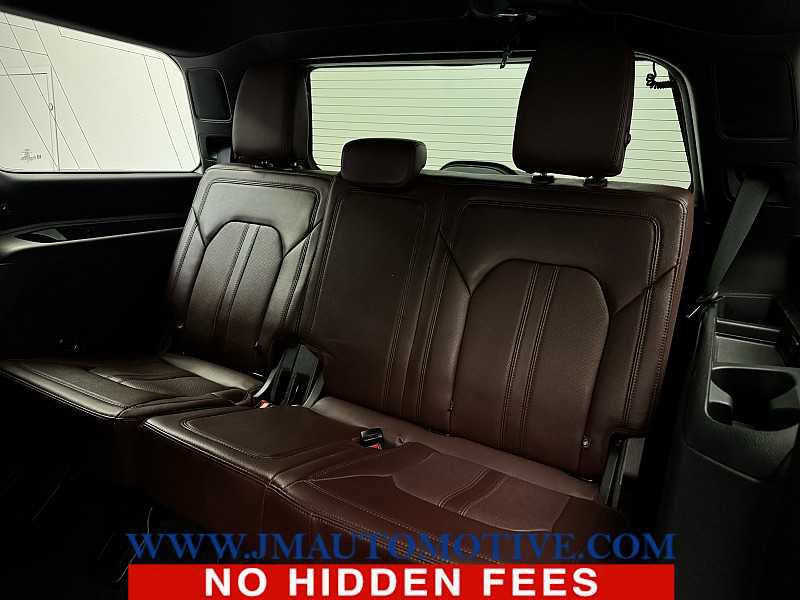 Used 2023 Ford Expedition Limited image 17