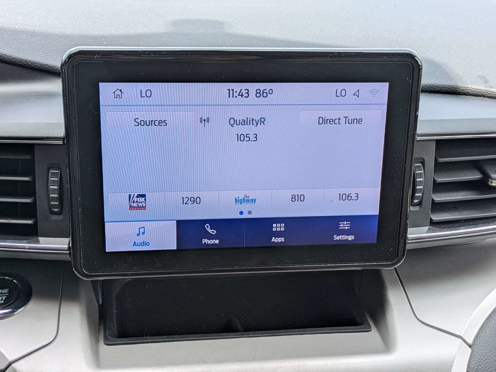 Used 2020 Ford Explorer XLT w/ Equipment Group 202A AWD/4WD image 11