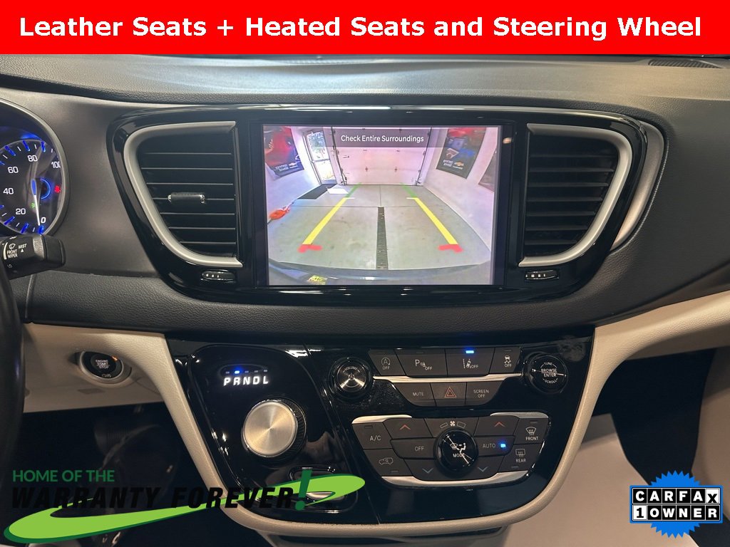 Used 2021 Chrysler Pacifica Touring-L image 16