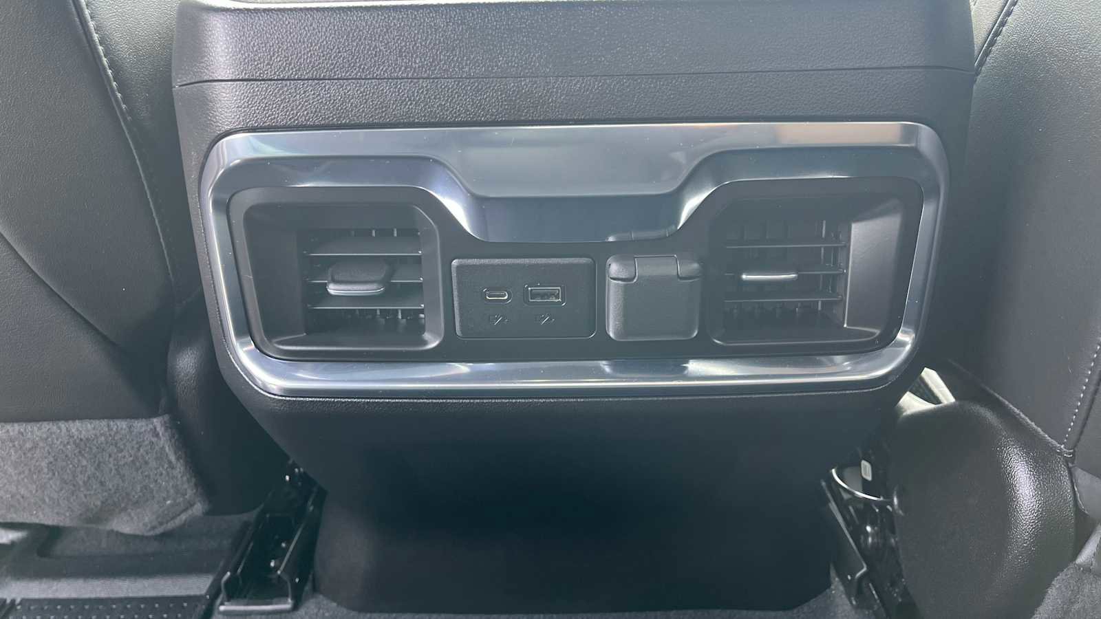 Used 2022 Chevrolet Silverado 1500 High Country image 9