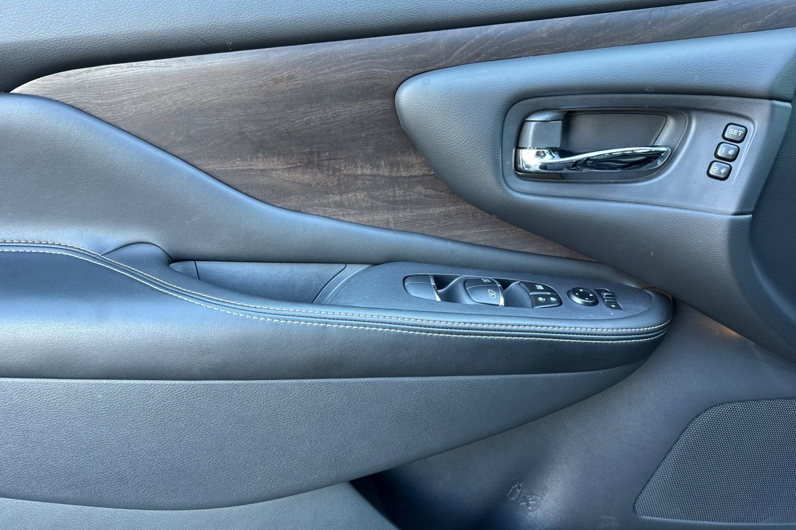 Used 2024 Nissan Murano Platinum w/ Cargo Package image 11