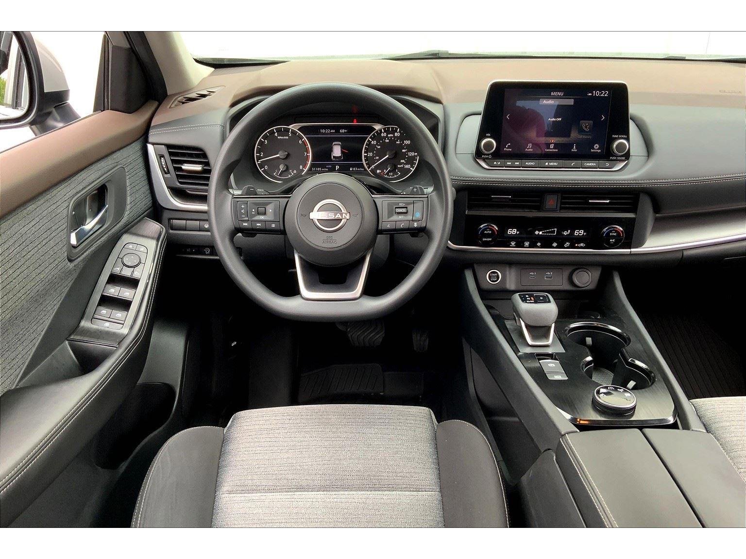 Used 2023 Nissan Rogue SV image 5