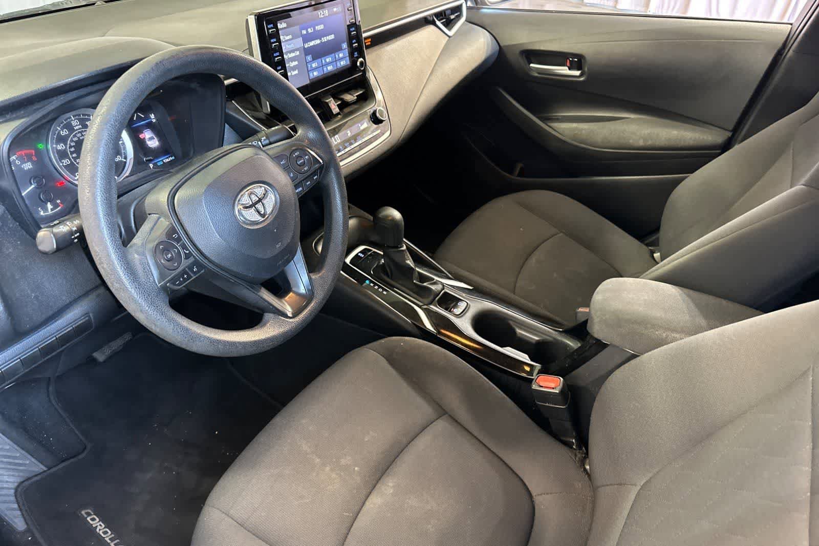 Used 2020 Toyota Corolla LE FWD image 14