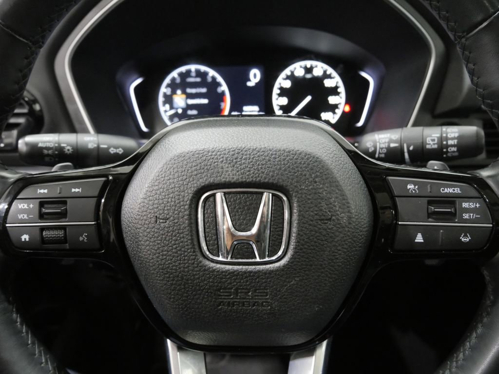 Used 2025 Honda Pilot Touring image 17