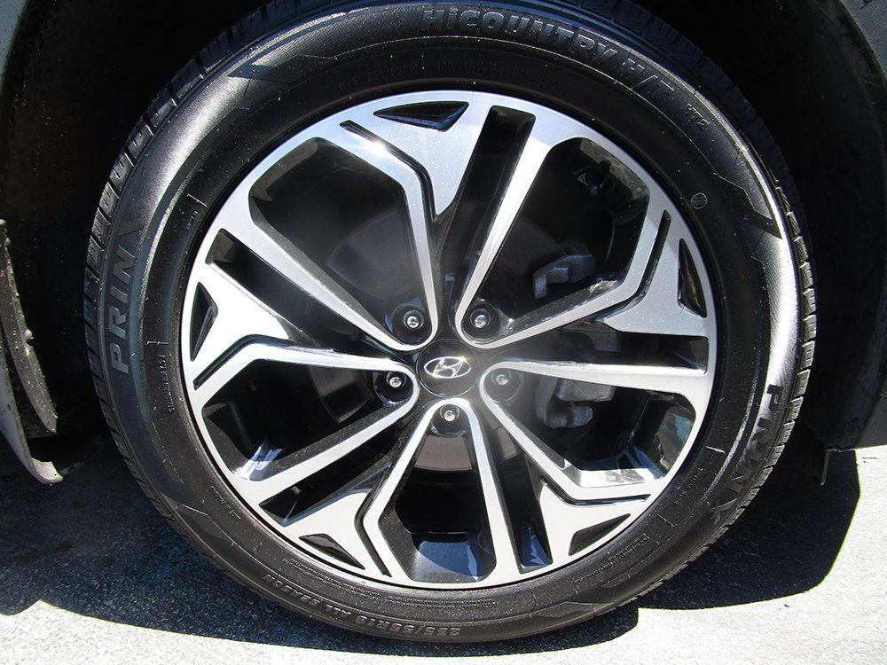 Used 2019 Hyundai Santa Fe AWD image 7