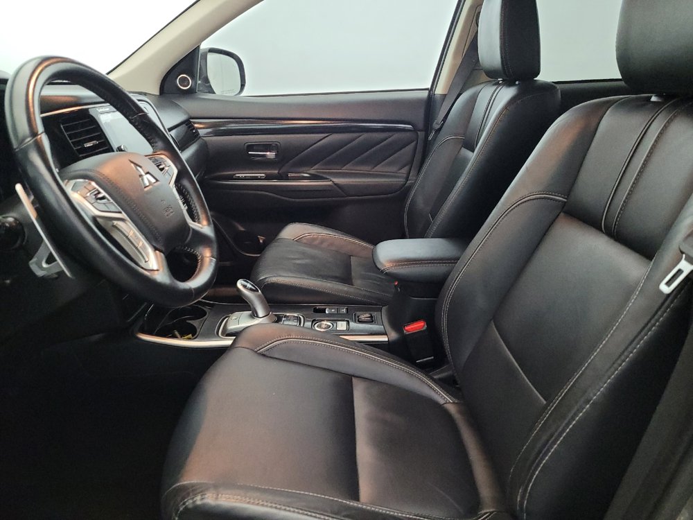 Used 2018 Mitsubishi Outlander GT AWD/4WD image 17