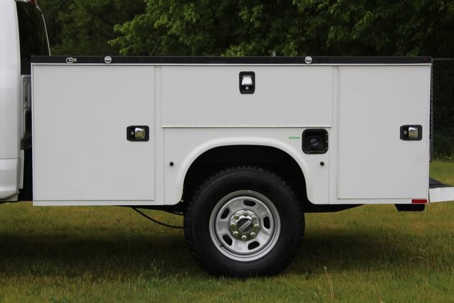 Used 2020 Ford F350 XL w/ Power Equipment Group image 4